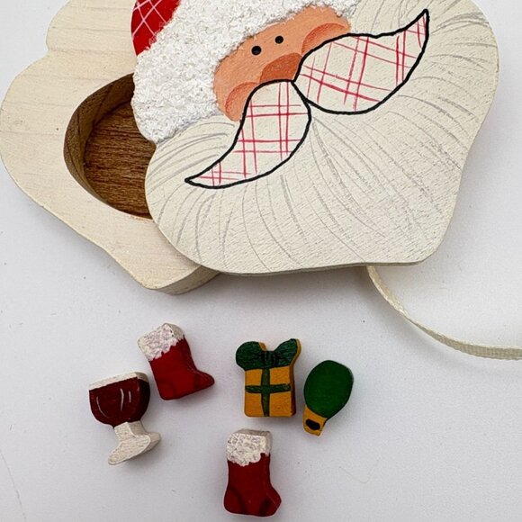 Vintage Santa Claus Wooden Necklace With Sliding Lid & Hidden Mini Gifts Inside - Picture 8 of 9